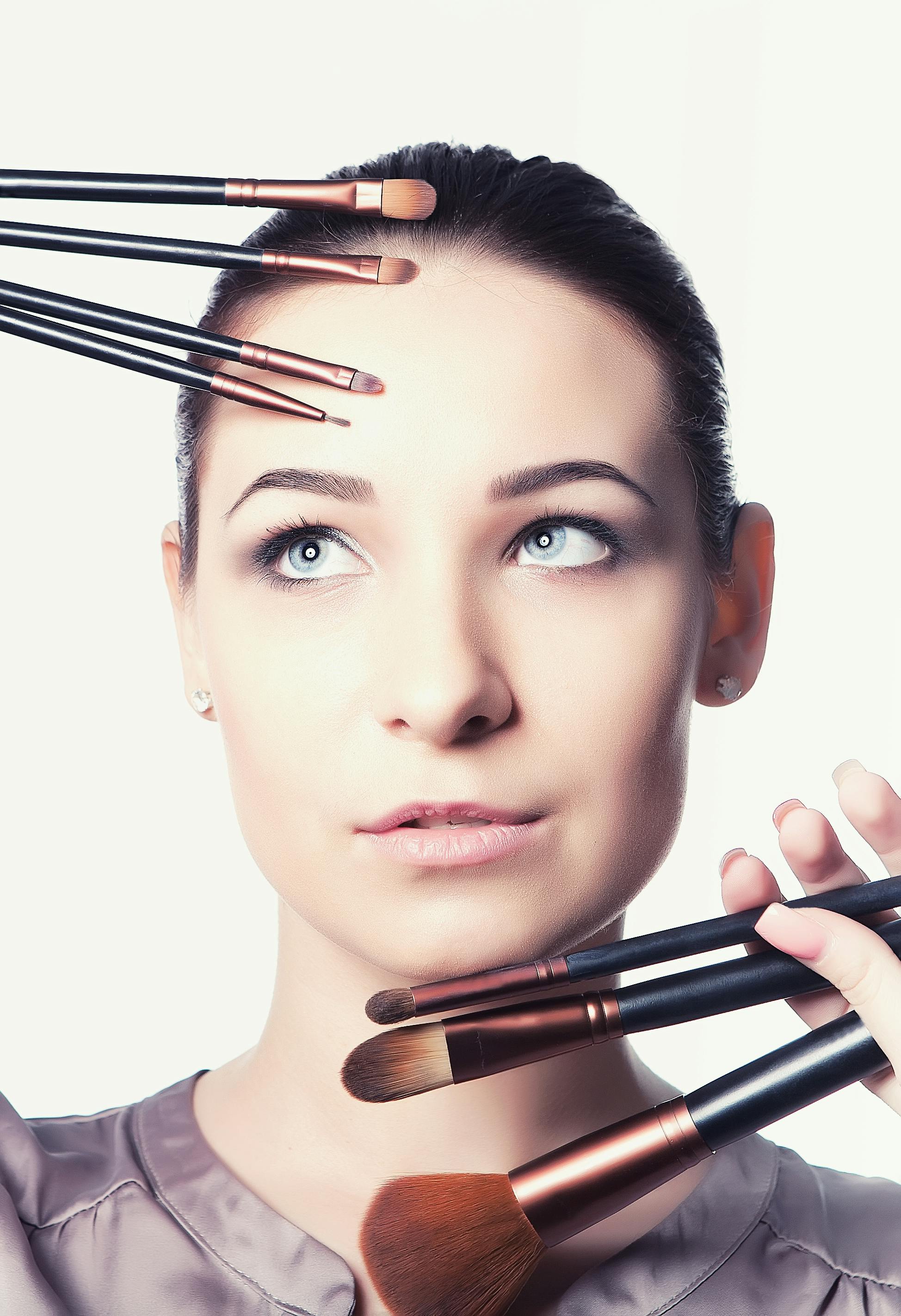 专题精选栏目封面：国产内容与传播主题